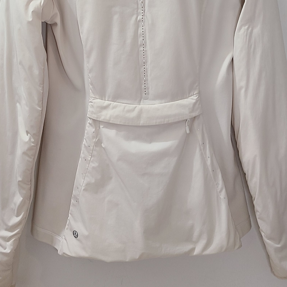 Lululemon Run For Cold Thermo-regulating Reflective Active Jacket in White Sz 4 - Picture 7 of 16